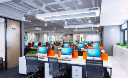 “橙红色”点缀整个办公空间，在城阳办公空间设计中感受工作带来的乐趣